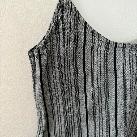 Zulu and Zephyr women’s size small linen tank black and gray stripe - Picture 2 of 4